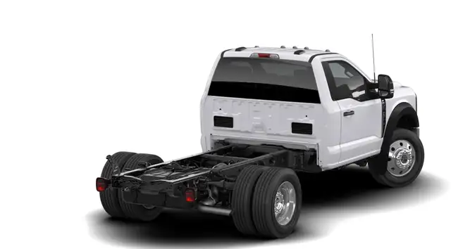 Ford Super Duty F-600 DRW XLT 2026 - Photo 3