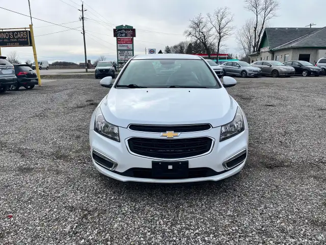 2016 Chevrolet Cruze LT - Photo 2
