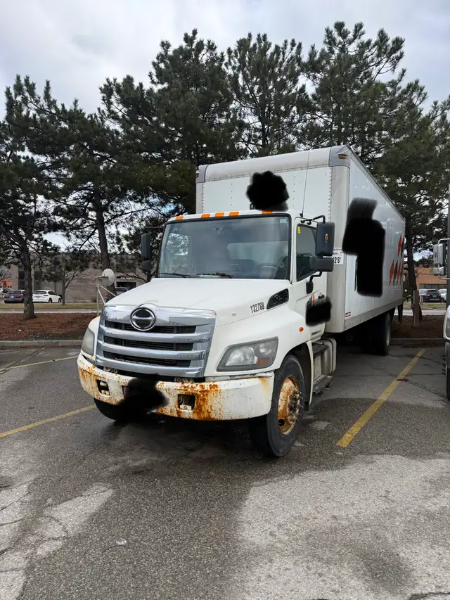 Hino 268 , 2015 ( 15,000 )