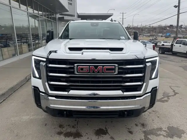 2025 GMC Sierra 3500HD SLE - Photo 9
