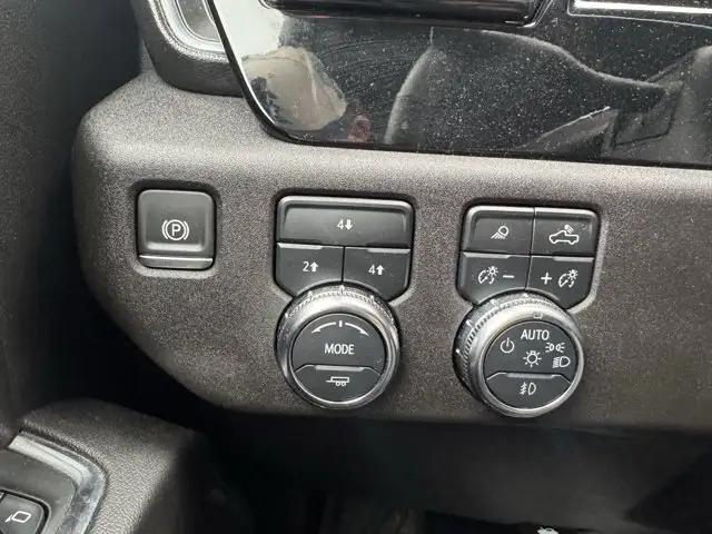 2025 GMC Sierra 3500HD SLE - Photo 14
