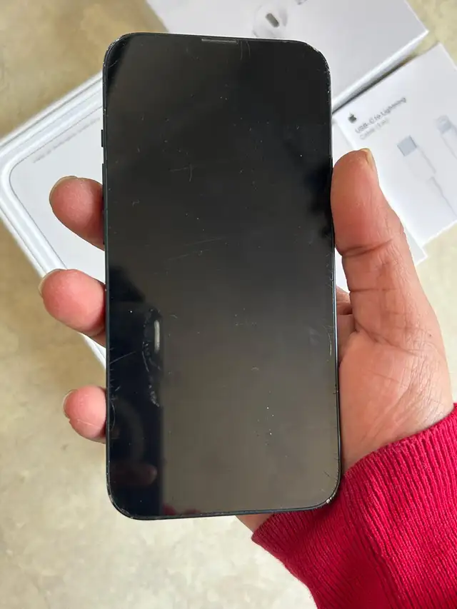 iPhone 13 256gb Airpods/Adapter/Delivery