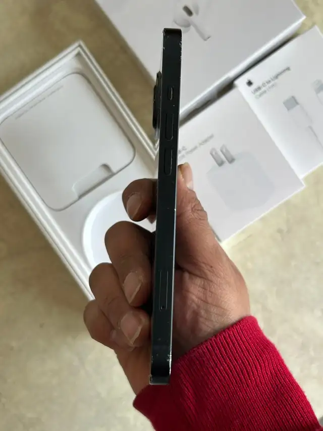 iPhone 13 256gb Airpods/Adapter/Delivery - Photo 3