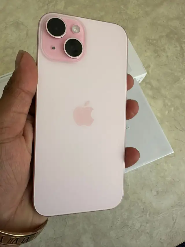 iPhone 15 128GB PINK 83% batt AirPods Bundle/Delivery - Photo 2
