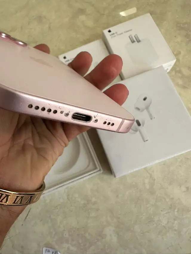 iPhone 15 128GB PINK 83% batt AirPods Bundle/Delivery - Photo 3
