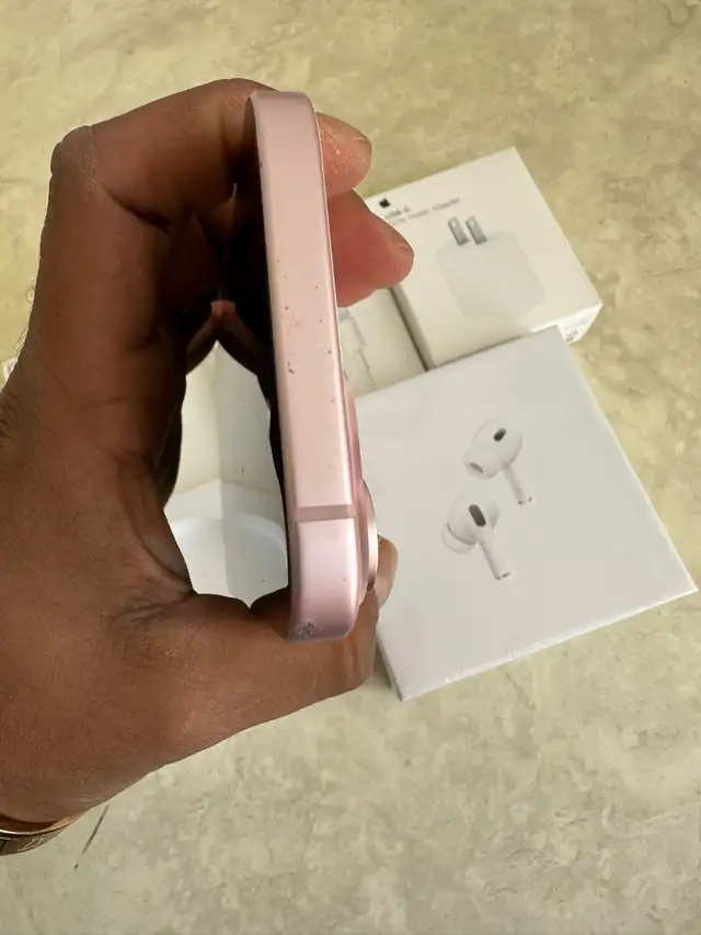 iPhone 15 128GB PINK 83% batt AirPods Bundle/Delivery - Photo 4
