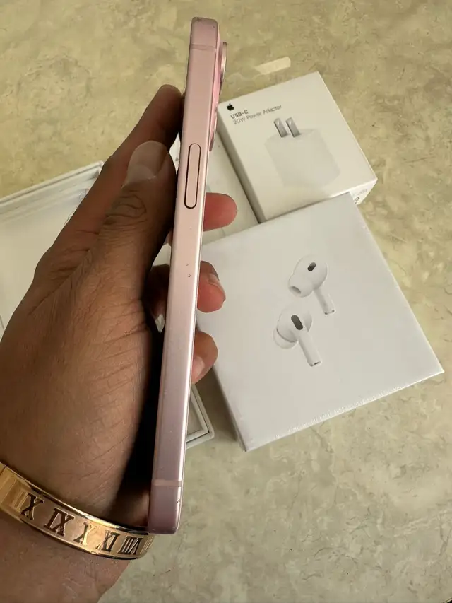 iPhone 15 128GB PINK 83% batt AirPods Bundle/Delivery - Photo 6