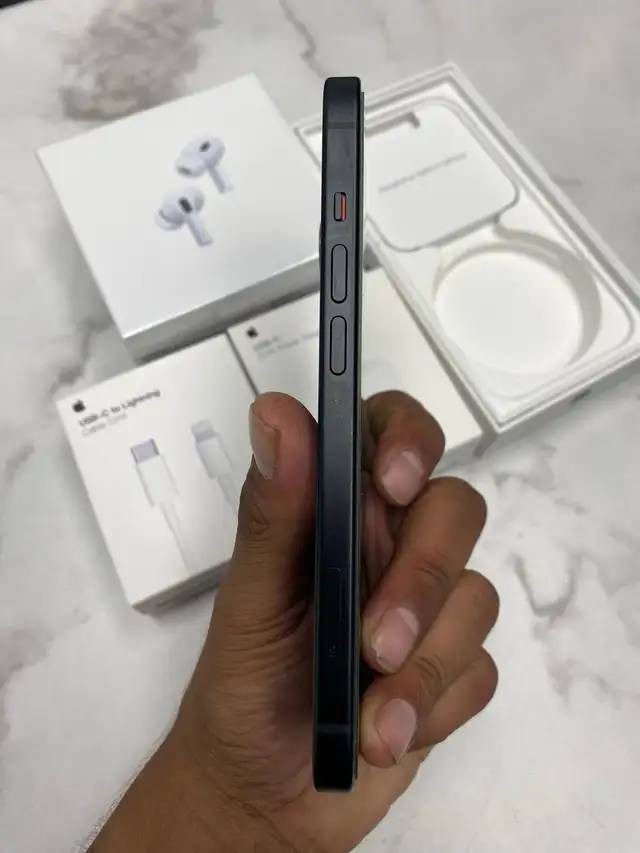 iPhone 15 128GB 85% battAirPods Bundle/Delivery - Photo 4
