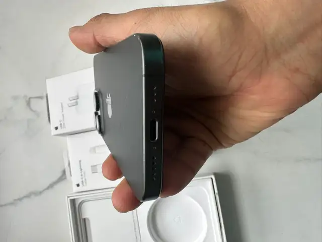iPhone 15 Pro 128gb 80% batteryAirpods/Fast Charger/Delivery - Photo 6