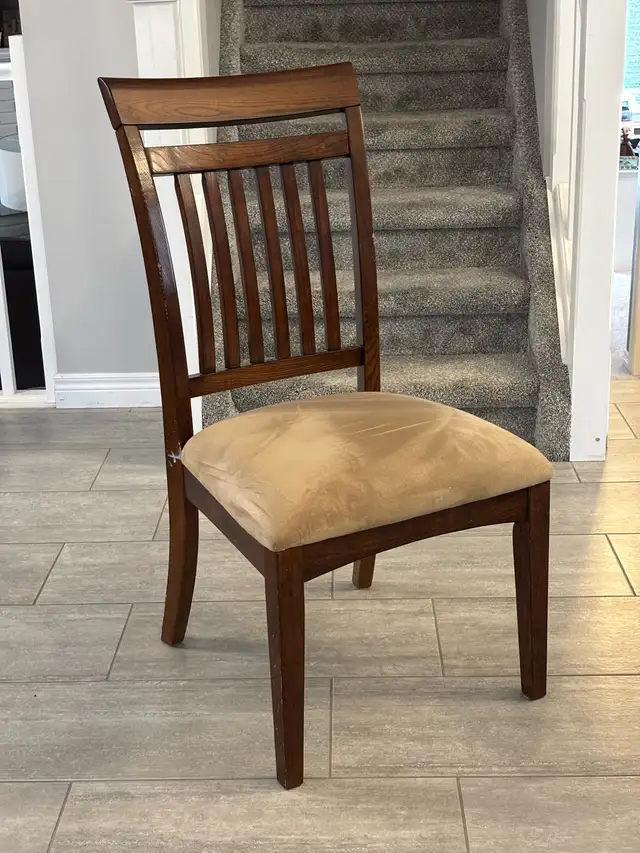 NEW PRICE!  Dining Table, Chairs, China Cabinet - Photo 2