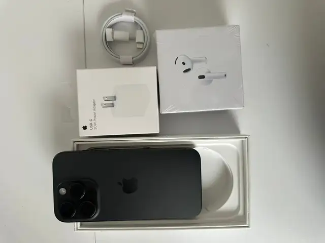 iPhone 15 Pro 256GB AirPods/Fast Charger/Delivery