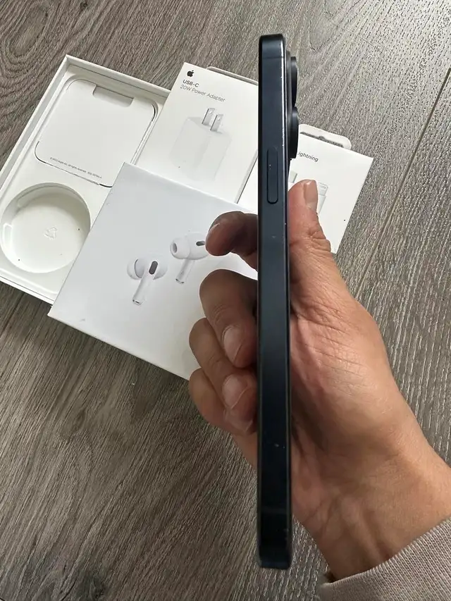 iPhone 15 pro max 256 gb 86% battery Airpods Pkg/Delivery - Photo 4