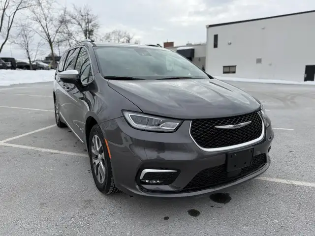 2023 Chrysler Pacifica Hybrid Pinnacle 2WD for sale - Photo 3