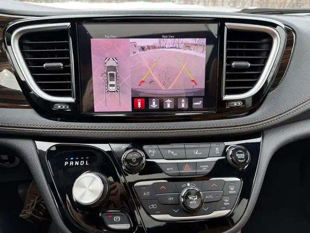 2023 Chrysler Pacifica Hybrid Pinnacle 2WD for sale - Photo 9