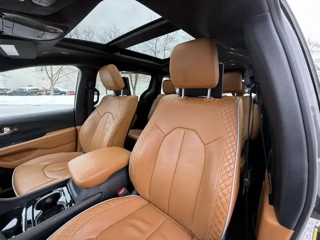 2023 Chrysler Pacifica Hybrid Pinnacle 2WD for sale - Photo 13