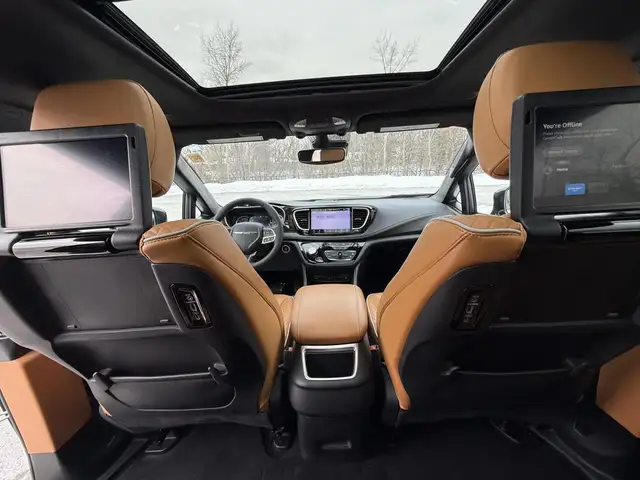 2023 Chrysler Pacifica Hybrid Pinnacle 2WD for sale - Photo 15
