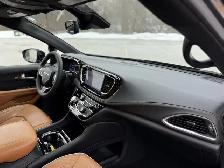 2023 Chrysler Pacifica Hybrid Pinnacle 2WD for sale - Photo 18