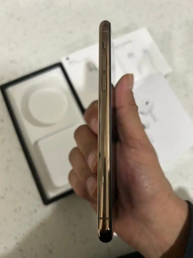 iPhone 11 pro 128GB AirPods/Charger Bundle/Delivery - Photo 5