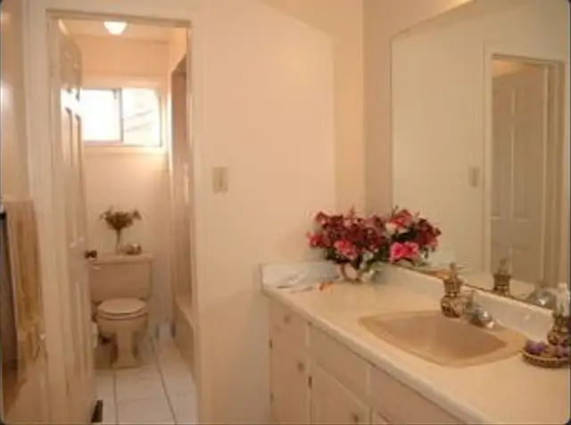 3 Bedroom unit in main house - Photo 11