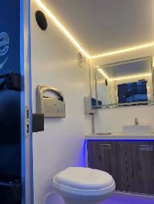 Luxury portable restrooms - Photo 3