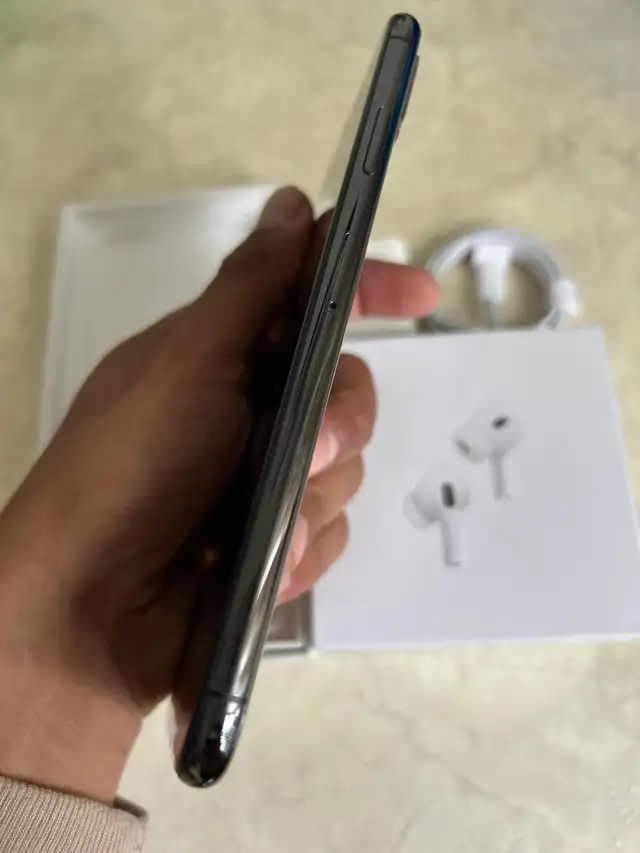 iPhone XS MAX 512GB Mint Condition! - Photo 5