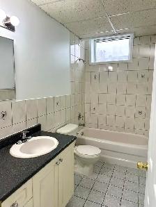 Large 2 Bedroom Bsmt –$2100 Utilities/Parking –Dufferin/Eglinton - Photo 5