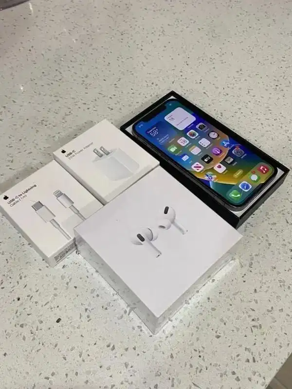 iPhone 12 PRO 512GB Unlocked - Mint Condition!