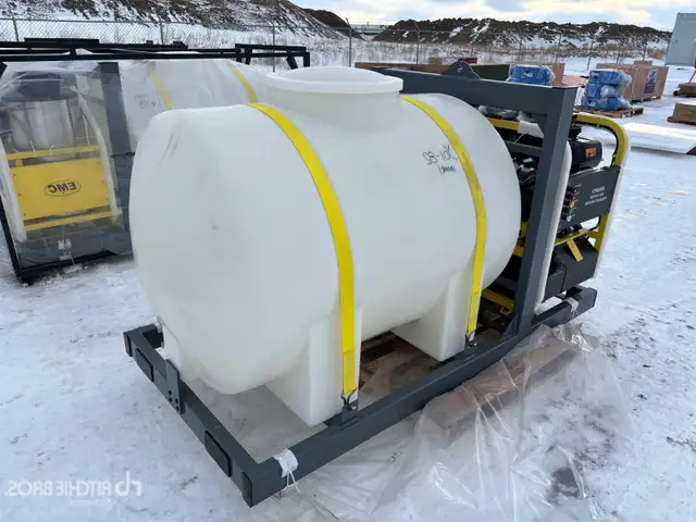 4000 PSI Industrial Hot Water Pressure Washer   Tank - Photo 2