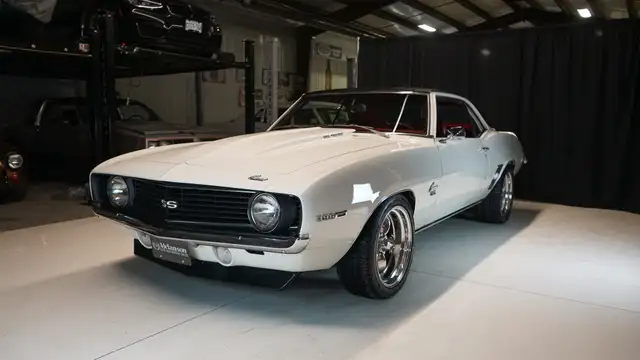 1969 Chevrolet Camaro - 427, 4 speed, Power Steer, Power Disc - Photo 2