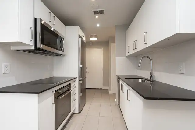 renovated one bedroom, broadview and mortimer - ID 1242