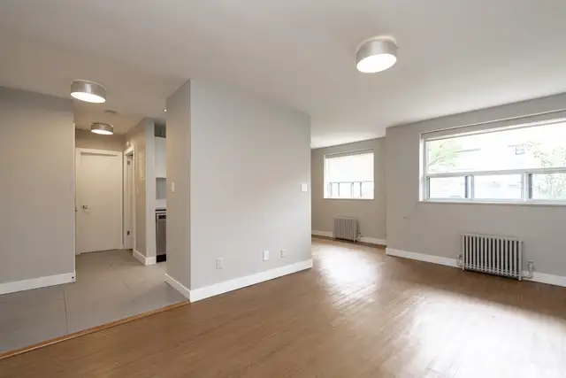 renovated one bedroom, broadview and mortimer - ID 1242 - Photo 2