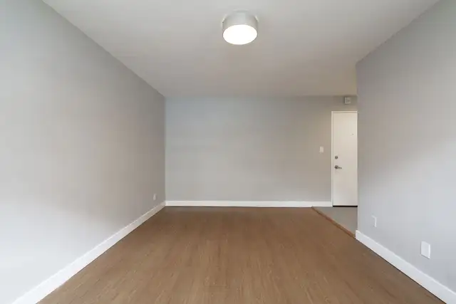 renovated one bedroom, broadview and mortimer - ID 1242 - Photo 4