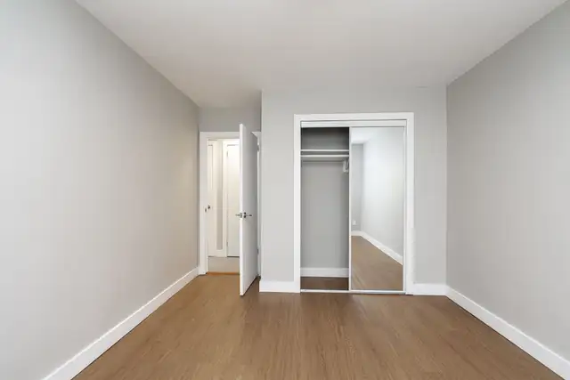 renovated one bedroom, broadview and mortimer - ID 1242 - Photo 5