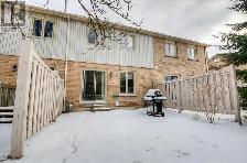 Private Bedroom with Private Bathroom, Guelph - Photo 10