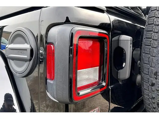 2023 Jeep Wrangler Sahara | Heated Cloth Seats | Alpine | NAV | - Photo 31