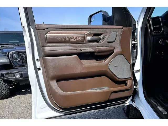 2025 Ram 1500 Longhorn | Fully Loaded | Level A | Panoroof | 4X4 - Photo 18