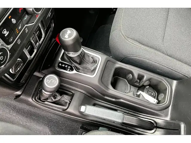 2024 Jeep Wrangler Sahara V6 | Heated Seats | Side Steps | 4X4 - Photo 14