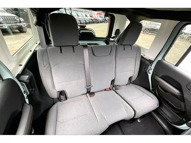 2024 Jeep Wrangler Sahara V6 | Heated Seats | Side Steps | 4X4 - Photo 27