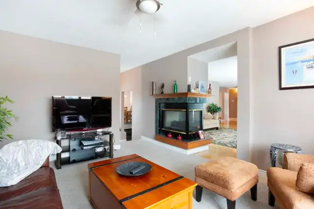HOUSE & GARAGE STRUCTURE FOR SALE - Photo 4