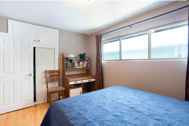 HOUSE & GARAGE STRUCTURE FOR SALE - Photo 9