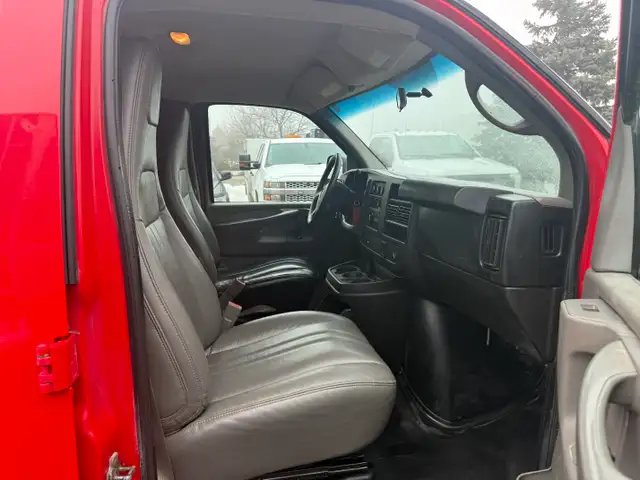 2015 GMC Savana Cargo Van CARGO - Photo 6