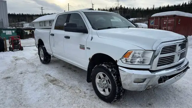 2011 DODGE RAM 2500HD CREW CAB SHORT BOX 4X4 TRADE CONSIDERED - Photo 2