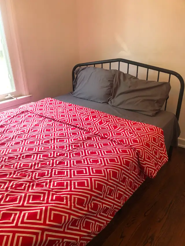 Furnished Room in a Prime Location in Scarborough for Rent - Photo 3