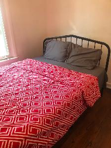 Furnished Room in a Prime Location in Scarborough for Rent - Photo 3