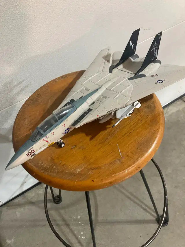 Kitty Hawk Fighter Jet Display Model - Photo 2