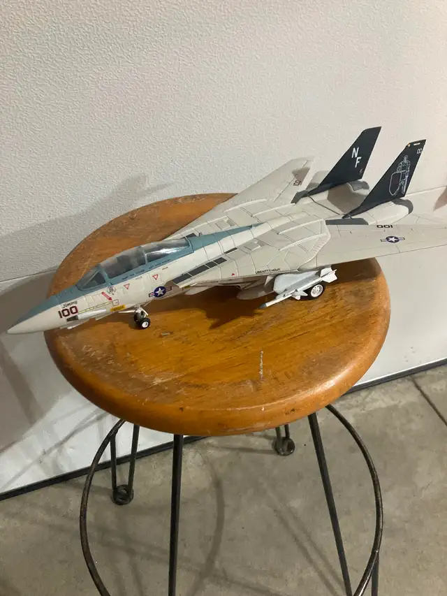 Kitty Hawk Fighter Jet Display Model - Photo 3