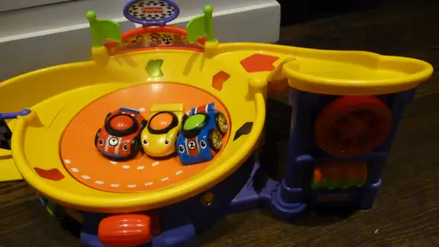 Fisher Price Speedway - Photo 6