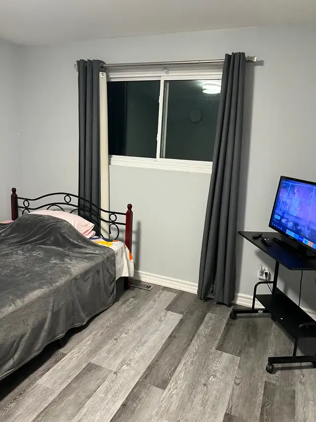 LUXURIOUS 3 BED ROOMS MAIN FLOOR HOUSE IN SCARBOROUH FOR RENT - Photo 9