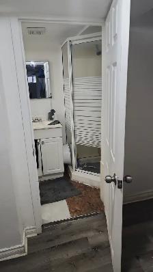 Room for rent all included reasonably priced Christie & St.Clair - Photo 5