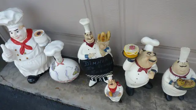 Bakers Décor Statues Lot